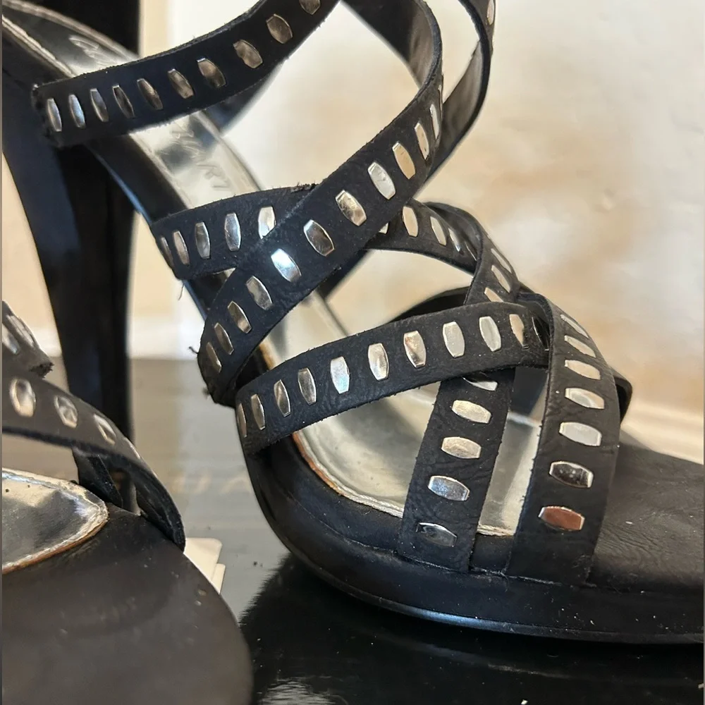 ◼️HP◼️Edgy Black Studded Strappy Heels EUC - Picture 3 of 8
